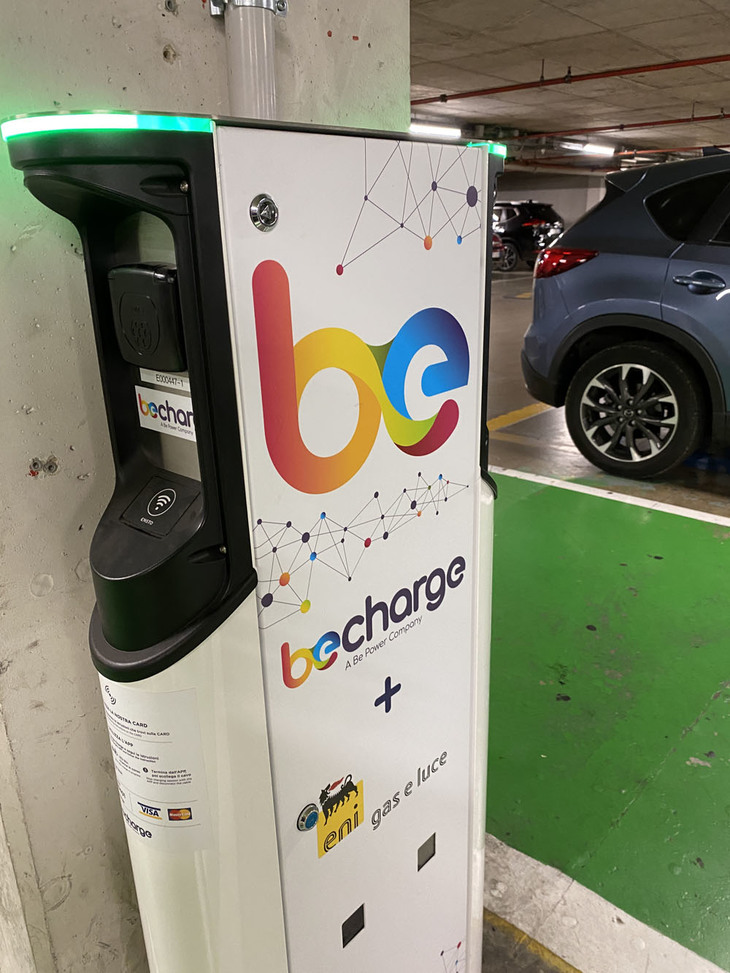 ビーチャージの普通充電器。