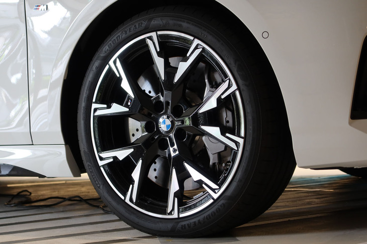 BMW M135 xDrive（フロントホイール）