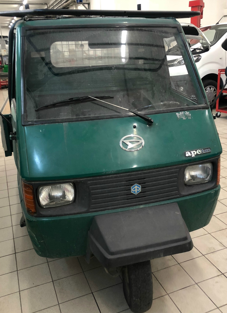 元ダイハツのサービス工場にたたずむ「ピアッジオ・アペTM」。