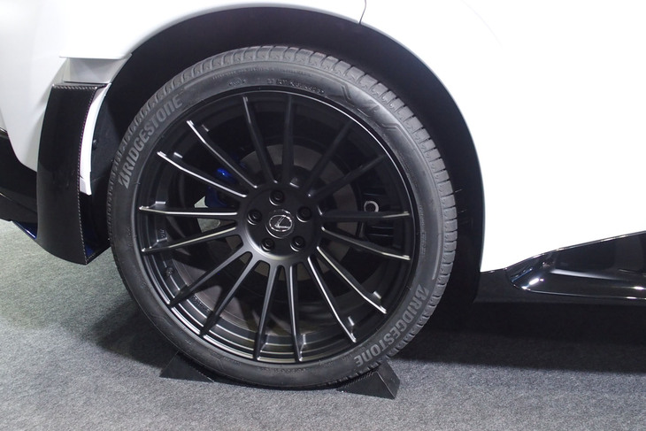 レクサスRZ450e“Fスポーツ パフォーマンス”