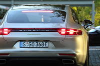 ポルシェ・パナメーラ4 E-ハイブリッド