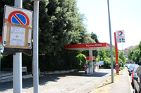 人がいなくなった代わりに、セルフ専用に転換した給油所もある。シエナにあるトタル-エルグのスタンド。2018年6月撮影。