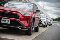 トヨタRAV4 PHVブラックトーン プロトタイプ