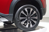 「WR-V」では全グレードに17インチホイールが採用される。「Z」および「Z＋」グレードは写真のアルミホイールを標準で装備。今回の撮影車両は215/55R17サイズのタイヤを組み合わせていた。