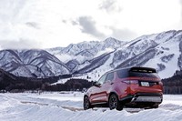 3列シートを標準採用する「ディスカバリー」のサイズは全長×全幅×全高＝4970×2000×1895mm、ホイールベースは2925mmとなっている。