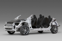 トヨタが「TNGA」対応の新車台を公開