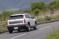 「RAV4」に標準装備のアダプティブクルーズコントロールやレーントレーシングアシストなどの運転支援装備は「バディ」でもそのまま使える。制限を受けるのはコネクテッドサービス「T-Connect」が利用できないことくらいだ。