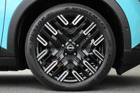 日産が電気自動車の新型「リーフ」の受注を10月17日にスタート　航続距離は702kmを実現の画像