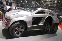 スバッロの新作「4×4＋2」。