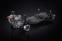 床下バッテリーに遮音壁としての機能を持たせ、静粛性を向上。