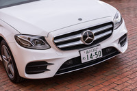 「E350deアバンギャルド スポーツ」には「AMGスタイリングパッケージ」に含まれるフロントスポイラーやサイド／リアスカートが標準装備される。