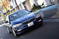 いざ走りだせば、足取りの軽やかさが印象的。後輪操舵機構も俊敏性の向上に一役買っている。