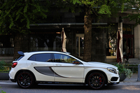 エクステリアでは、サイドパネルのデカールやフロントとリアのエアロパーツが「Edition 1」の専用装備。