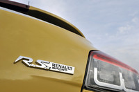 「スポーティモデルがあれば、優先的に導入する」というポリシーで、日本上陸の先鋒となった「ルノー・メガーヌ“ルノースポール”」。ノーマルの「ルノー・メガーヌ」も、2011年半ばには導入が見込まれている。