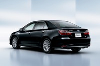 トヨタ、4ドアセダンのカムリを一部改良の画像