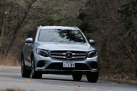 足まわりについては、スポーツサスペンションや、ドリルドベンチレーテッドディスクブレーキ（フロント）が装備される。