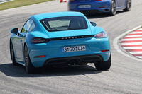 「718ケイマン」シリーズには「911ターボ」と同じステアリング機構が採用されている。