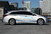 流麗なサイドビュー。ドアパネルにはくっきりとキャラクターラインが入れられる。