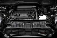 MINIクロスオーバーに218psの高性能モデルの画像