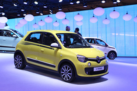 「ルノー・トゥインゴ」
    