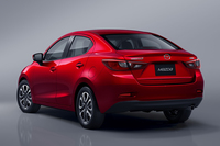 マツダからデミオベースの小型セダンが登場の画像