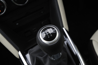 MTはディーゼル車で6段、ガソリン車では5段（写真）となる。