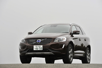 ボルボXC60 T6 AWD
    