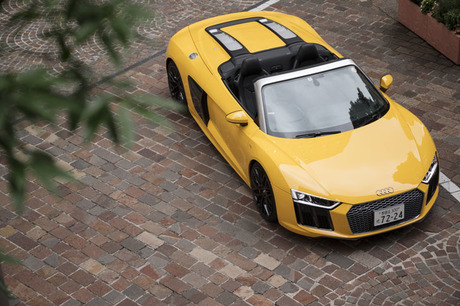 【動作確認済み】アウディ 電動自動車 Audi R8 Spyder シルバー R8スパイダー（アウディ）の中古車を探す【カーセンサー】