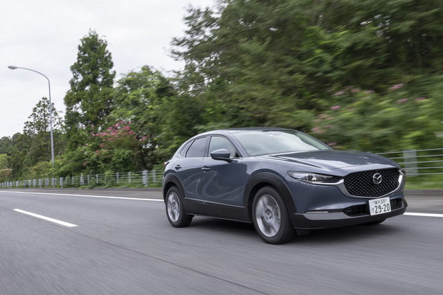 ルノー キャプチャー Vs ホンダ ヴェゼル Vs マツダcx 30 乗って実感 比べて納得 ルノー キャプチャー の魅力 Ad Webcg