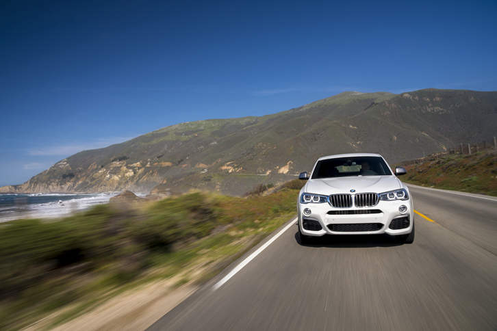 優れた走行性能がうたわれる「X4 M40i」。ミリ波レーダーセンサーとカメラを使った運転支援システムや、緊急時のエマージェンシーサービスなどもセリングポイントとなっている。