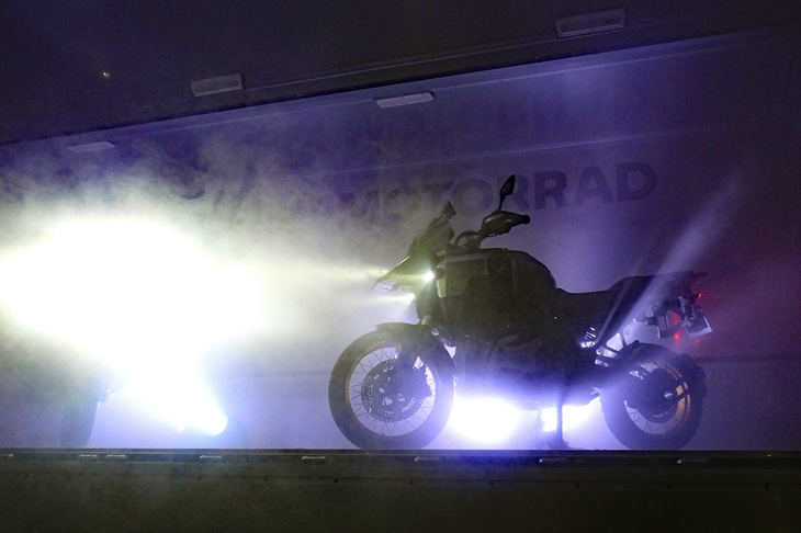 バーベキューパーティーでは、新型バイクの「R1300GSアドベンチャー」もお披露目された。