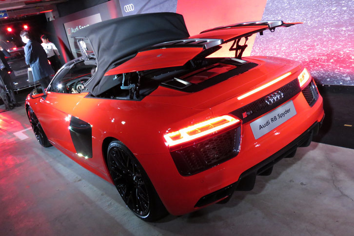 アウディR8スパイダー（エクステリア）
