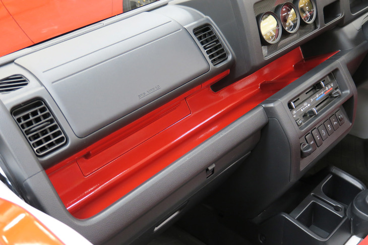 ダイハツ・ハイゼット ジャンボ スポルツァVer.（ダッシュボードトレー）