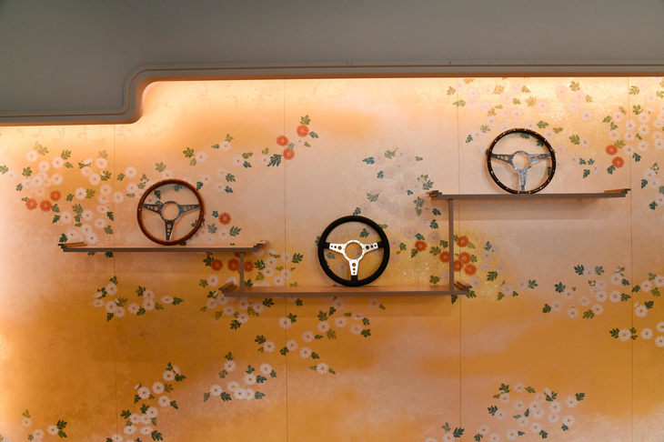 会場に展示されたステアリングホイール。