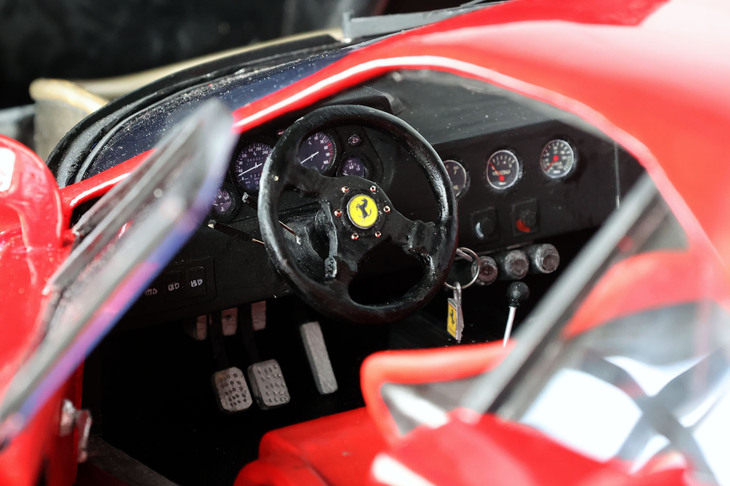 1/6「フェラーリF40」のコックピット。