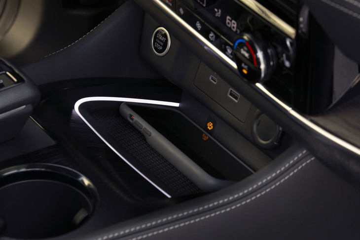 日産ローグ（センターコンソール）