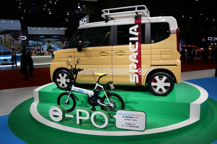 「スズキe-PO（イーポ）」と「スペーシア コンセプト」。