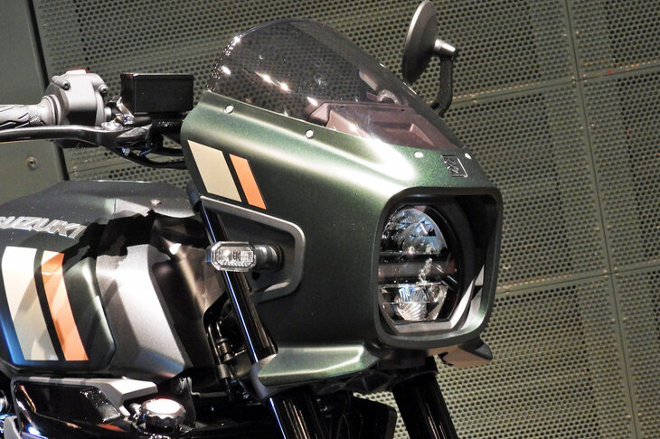 スズキGSX-8TT