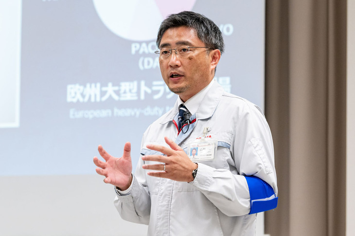 2023年6月の技術説明会「トヨタテクニカルワークショップ」にて、トヨタのFCV戦略を説明する山形光正氏。同年7月1日付で、水素事業戦略／水素ファクトリープレジデントに就任した。