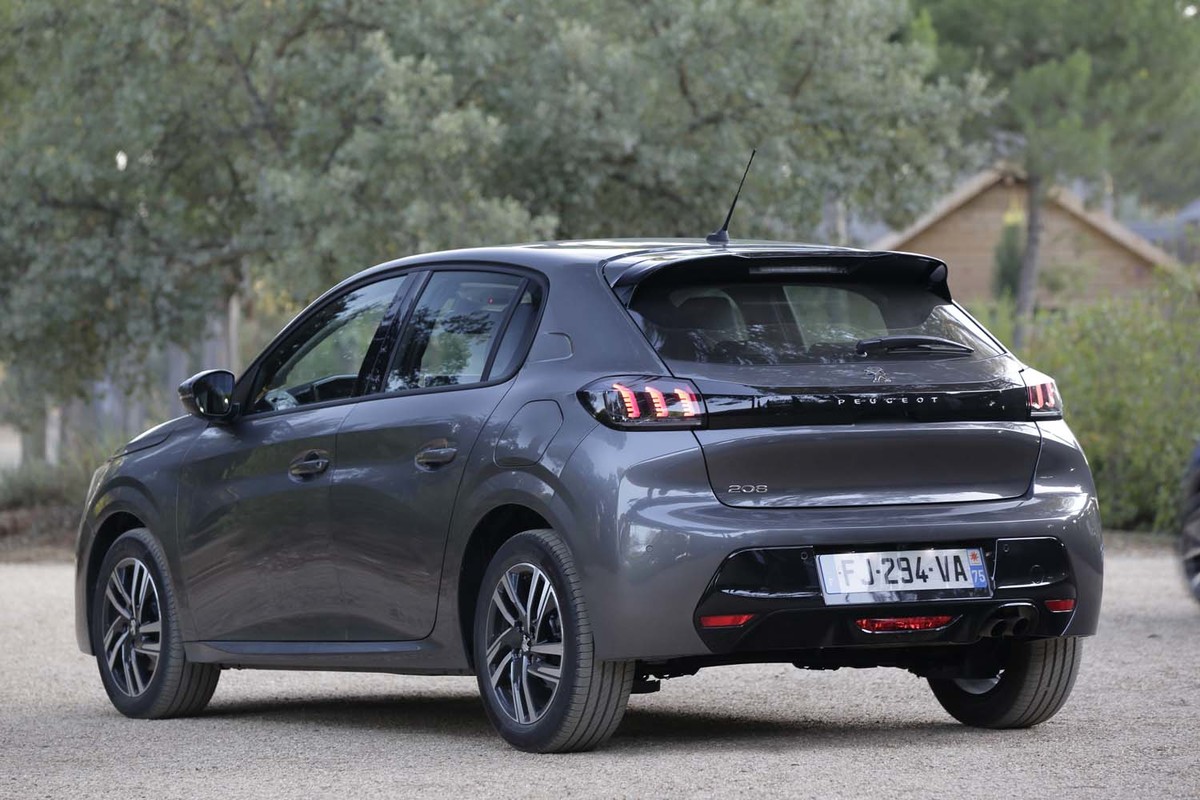 プジョー8 Gtライン 8アリュール E 8 Gtライン 海外試乗記 あの頃のプジョーが帰ってきた Webcg