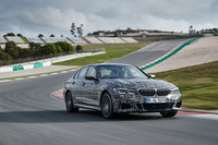 「M340i xDrive」の動力性能は、0-100km/h加速のタイムが4.4秒、最高速が250km/h（リミッター作動）と公表されている。