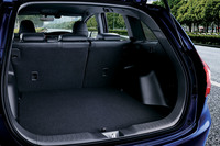 2列シート5人乗り仕様のラゲッジルーム。ゴルフバッグが4個収納できるという。