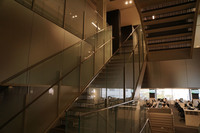 こちらが自慢の吹き抜け。実際に多くの従業員が行き交っていたのが印象的だった。