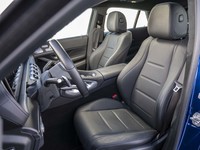 前席のスペースはヘッドルーム、エルボールーム、ショルダールームが、ともに先代モデルよりも拡大している。