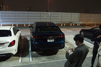 辰巳PAでギャラリーの注目を浴び、写真に撮られる「RS Q8」。やらせではありません（笑）。まさかこんなに人目を引くとは。