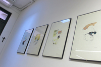 今回利用したプラティケ・アウトの入り口脇には、エンツォ・フェラーリの肖像が並ぶ。そのわけは後ほど。