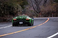 「ストラーダ」「スポルト」「コルサ」に加え、パワートレインとステアリング、サスペンションの制御を個別にセットできる「EGO」モードの、4つのドライビングモードを備える。