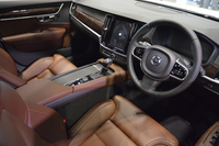 「V90 90th Anniversary Edition」のインテリア。シート地には、ファインナッパレザーが採用されている。