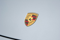 ポルシェはドイツ・シュトゥットガルトを本拠地とする自動車メーカーであり、「911」などのスポーツカーはもちろん、SUVやサルーンにおいても、スポーティーな走りを身上としている。（写真＝向後一宏）