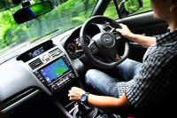 車体の軽量化と高出力エンジンの採用により、4.498kg/psというパワーウェイトレシオを実現した「タイプRA-R」。0-100km/h加速は4.8秒と公称されている。